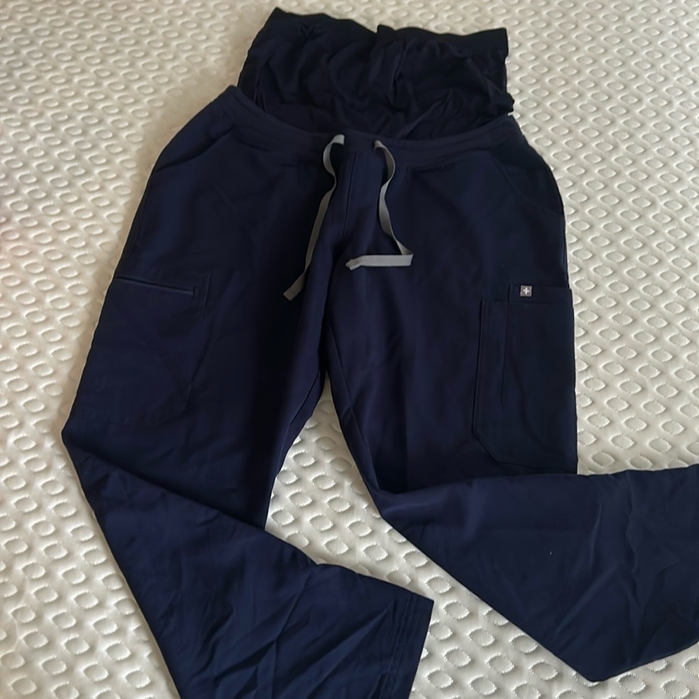 FIGS maternity Yola skinny scrub pant